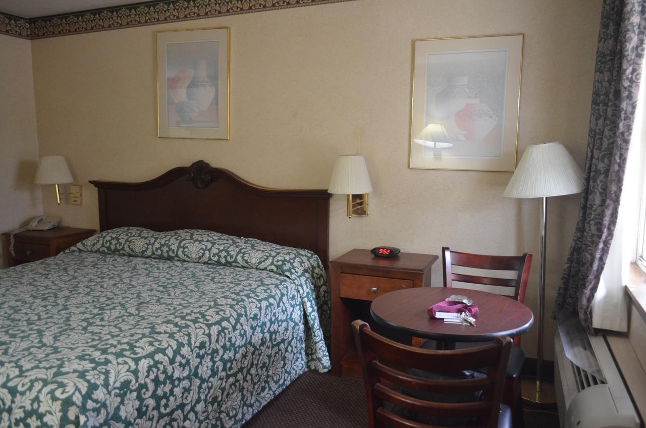 Deerfield Inn - thumb 3