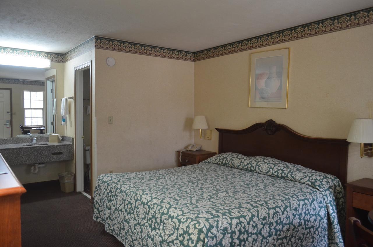 Deerfield Inn - thumb 4