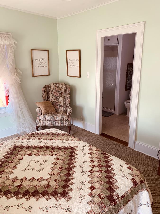 Centennial Inn Bed & Breakfast - thumb 10