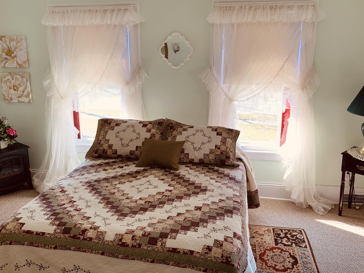 Centennial Inn Bed & Breakfast - thumb 13