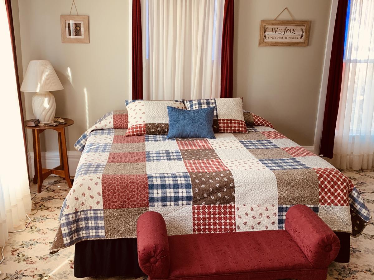 Centennial Inn Bed & Breakfast - thumb 16