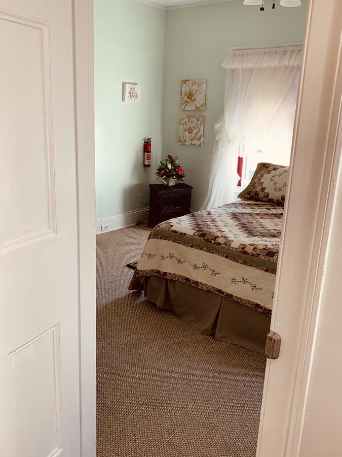 Centennial Inn Bed & Breakfast - thumb 11