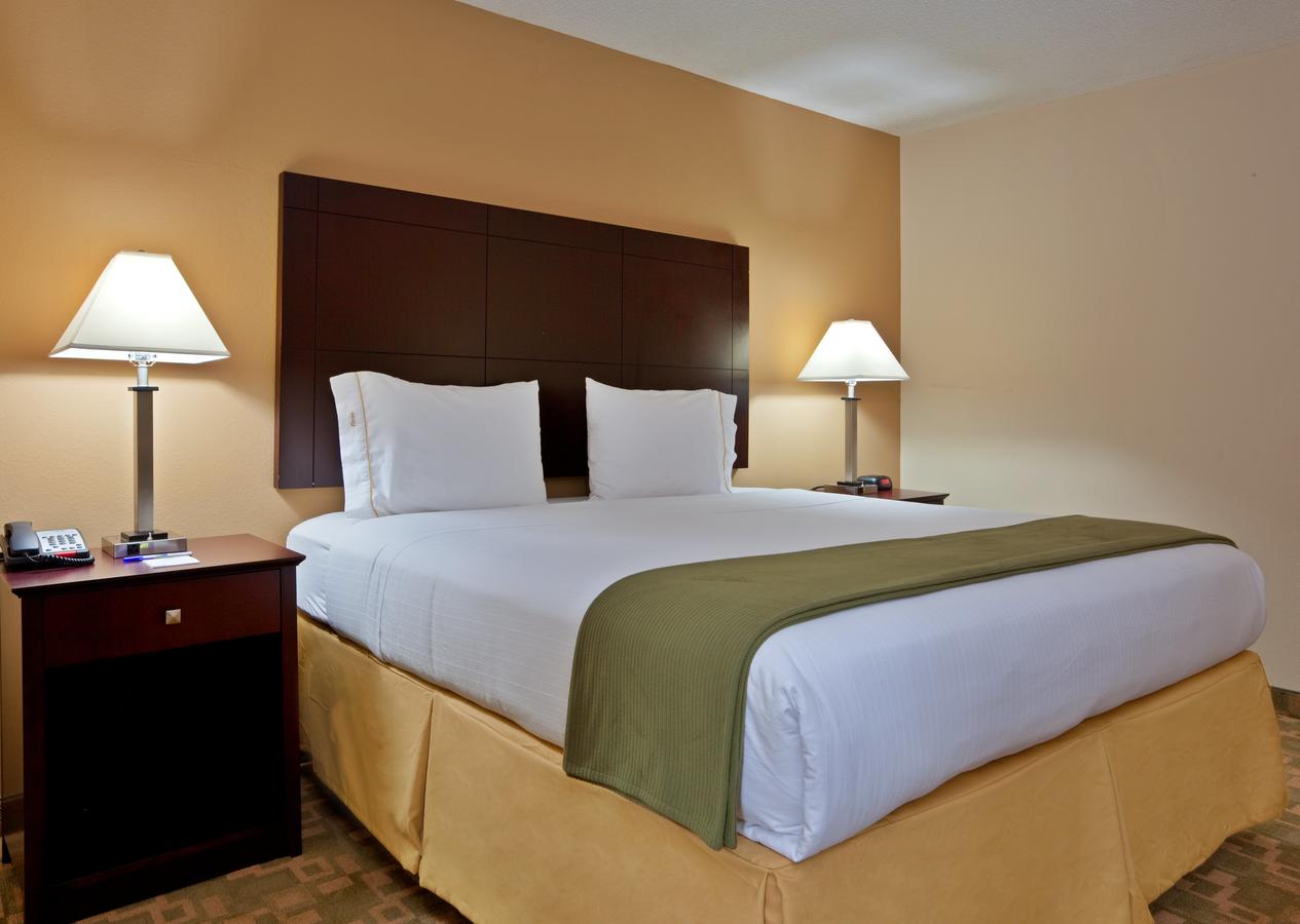 Holiday Inn Express Hotel & Suites Franklin - thumb 0