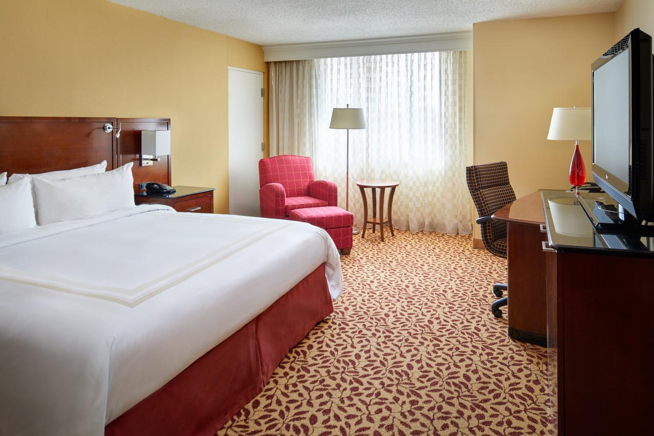 Cleveland Airport Marriott - thumb 0