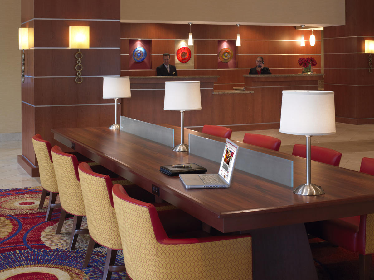 Cleveland Airport Marriott - thumb 7