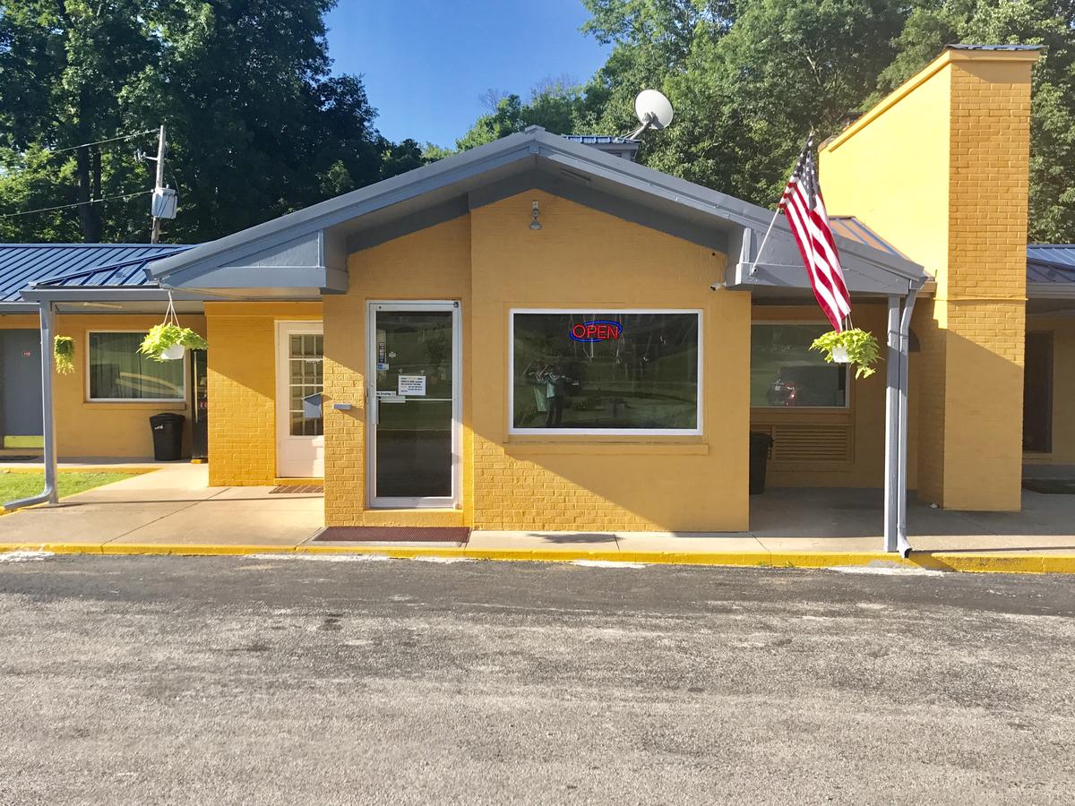 Greystone Motel - thumb 4