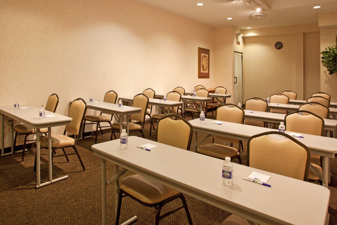 Holiday Inn Express Hotel & Suites Wadsworth - thumb 19