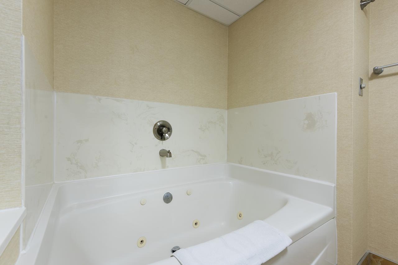 Hampton Inn & Suites Cleveland-Airport/Middleburg Heights - thumb 11