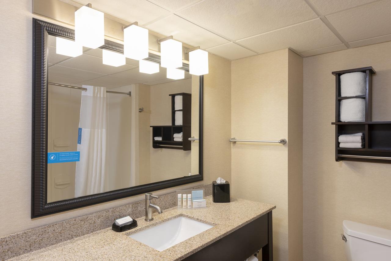 Hampton Inn & Suites Cleveland-Airport/Middleburg Heights - thumb 3