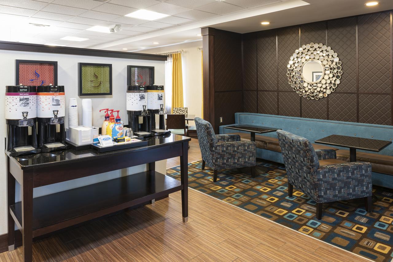 Hampton Inn & Suites Cleveland-Airport/Middleburg Heights - thumb 24