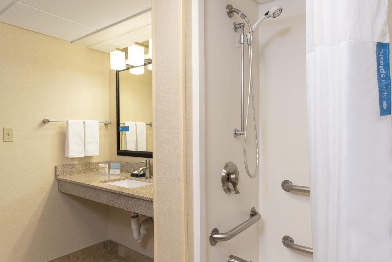 Hampton Inn & Suites Cleveland-Airport/Middleburg Heights - thumb 6