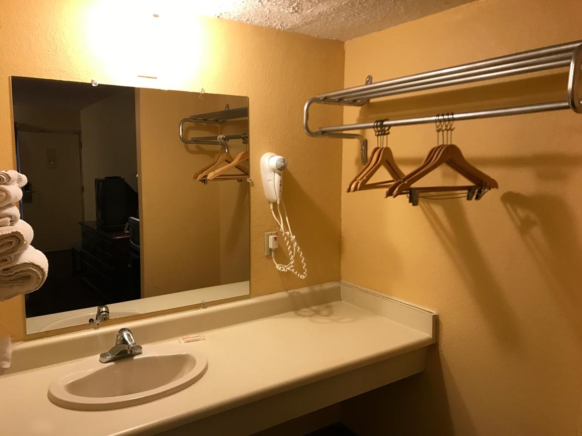 Budget Inn Columbus East - thumb 6