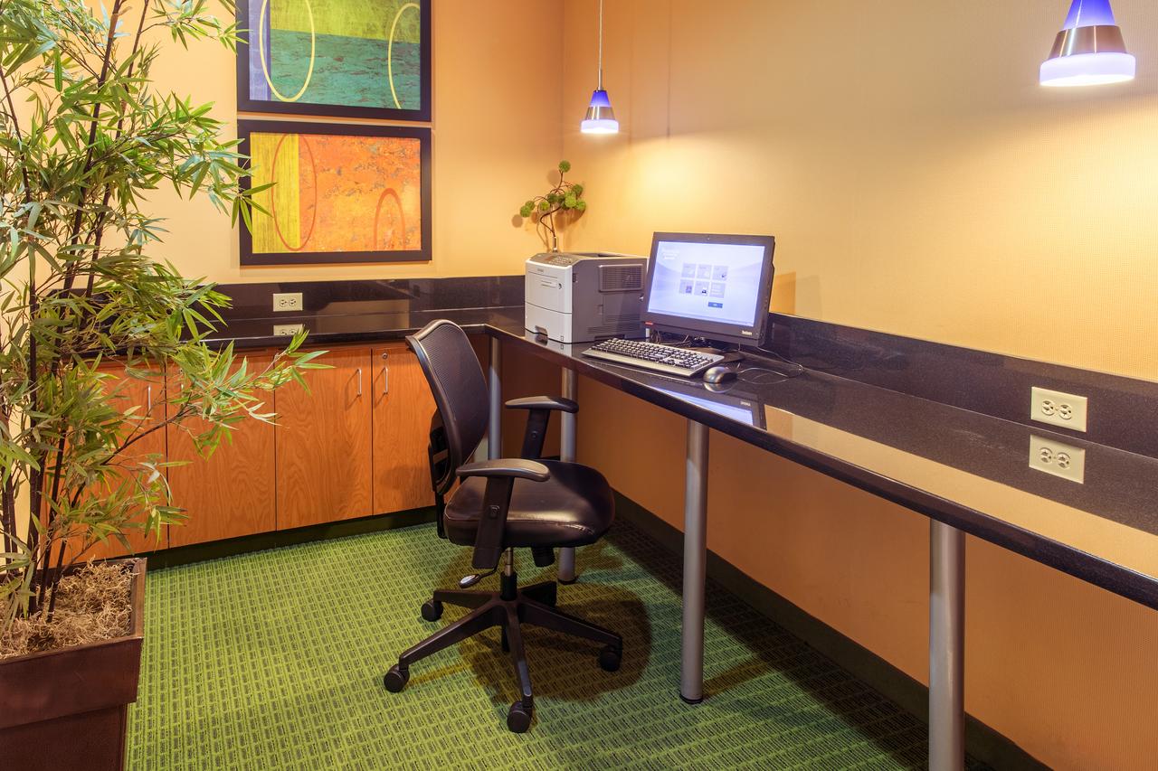 Fairfield Inn & Suites Canton - thumb 16