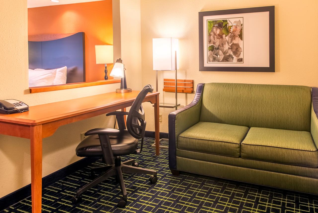 Fairfield Inn & Suites Canton - thumb 14