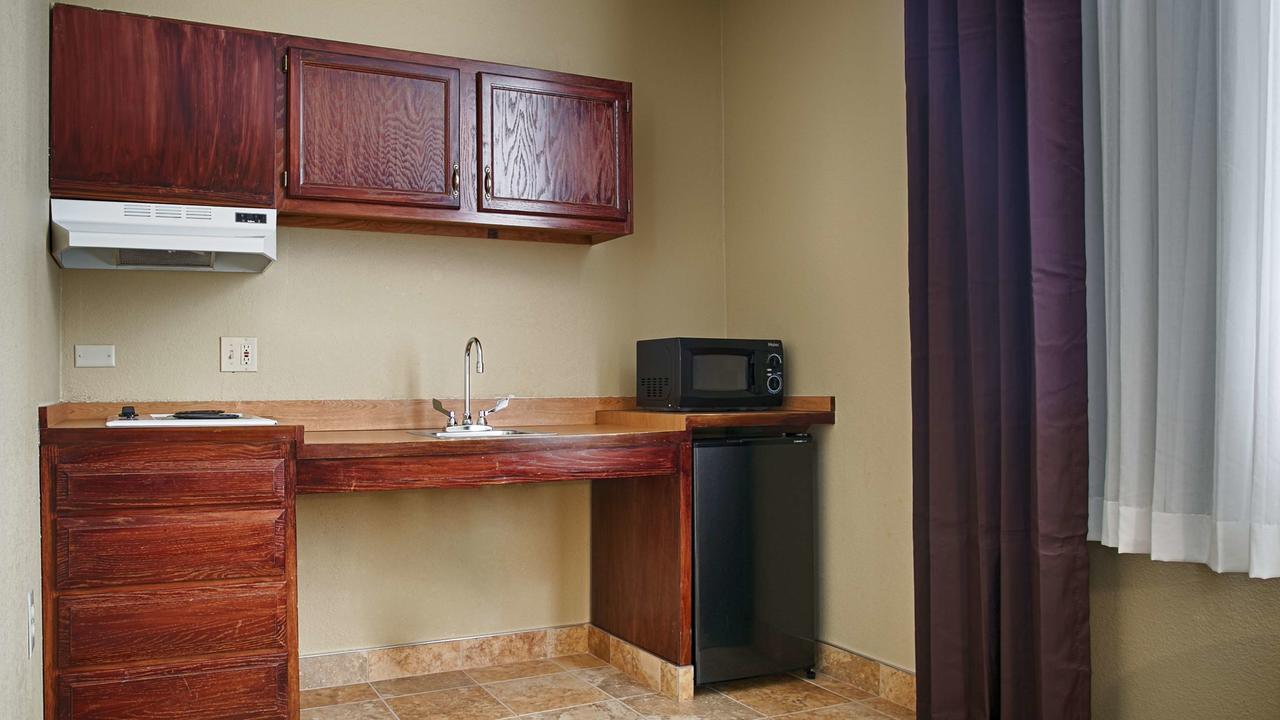 Best Western Airport Inn & Suites Cleveland - thumb 13