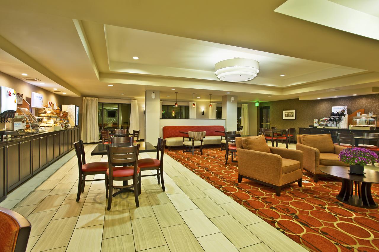 Holiday Inn Express & Suites Springfield - thumb 9