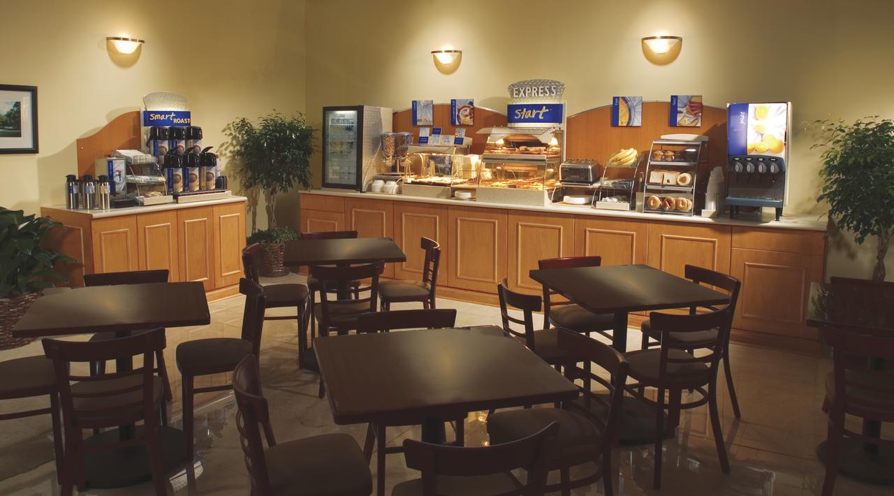 Holiday Inn Express & Suites Springfield - thumb 2