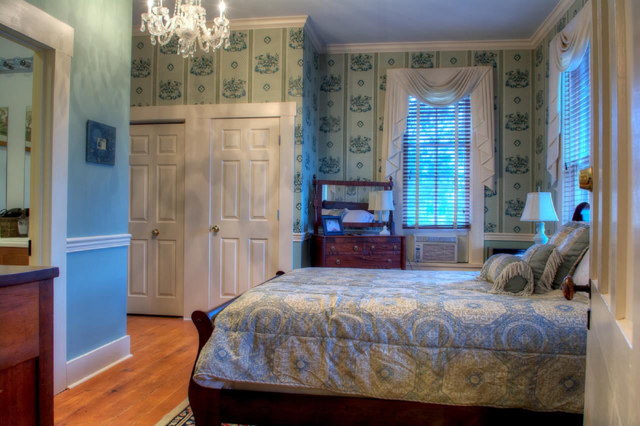 Emma's Bed And Breakfast - thumb 11