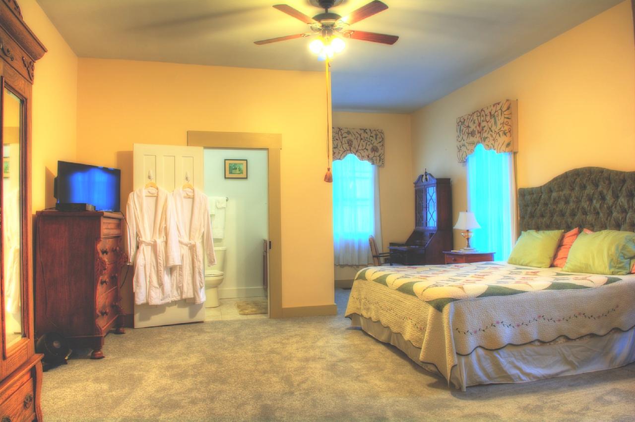 Emma's Bed And Breakfast - thumb 17