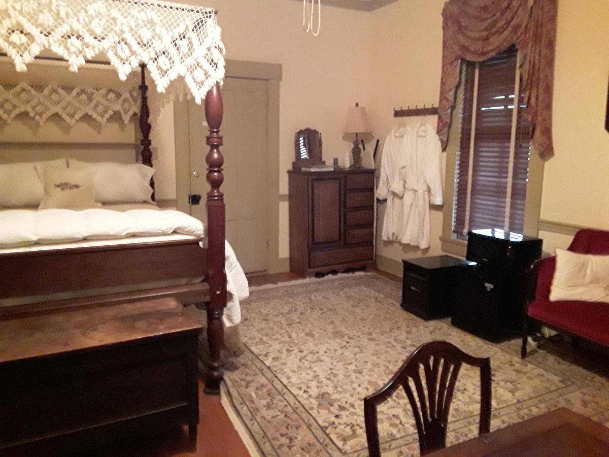 Emma's Bed And Breakfast - thumb 16