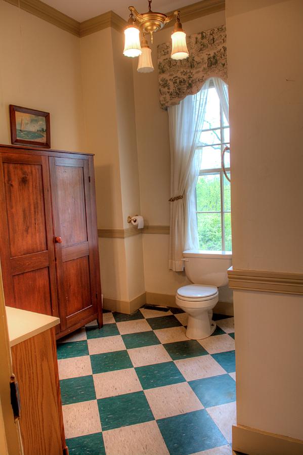 Emma's Bed And Breakfast - thumb 6