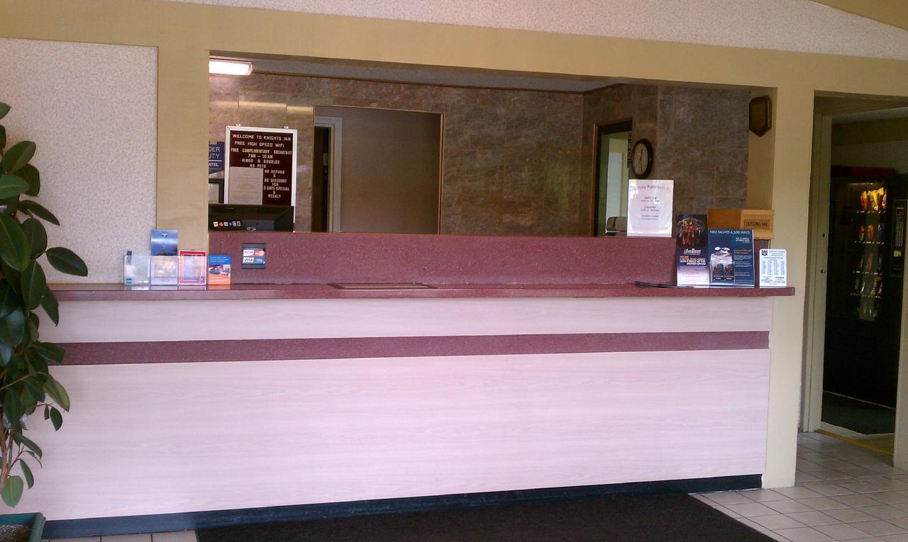 Knights Inn Toledo West - thumb 14