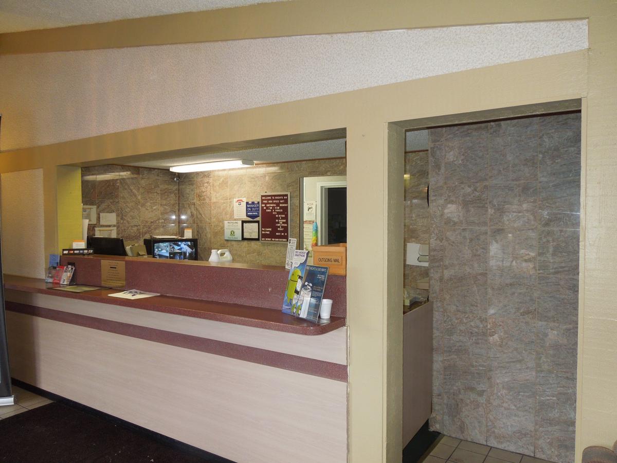 Knights Inn Toledo West - thumb 18