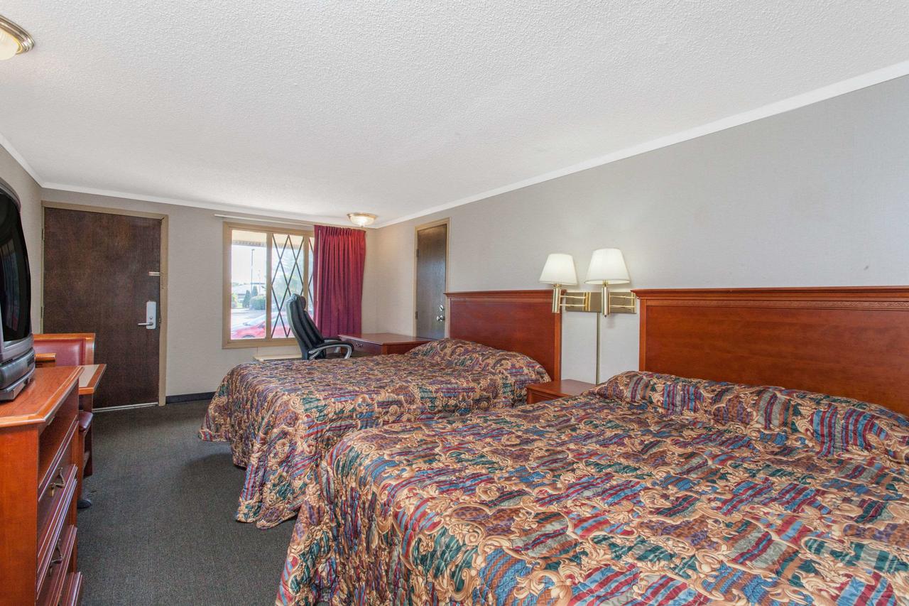 Knights Inn Toledo West - thumb 28