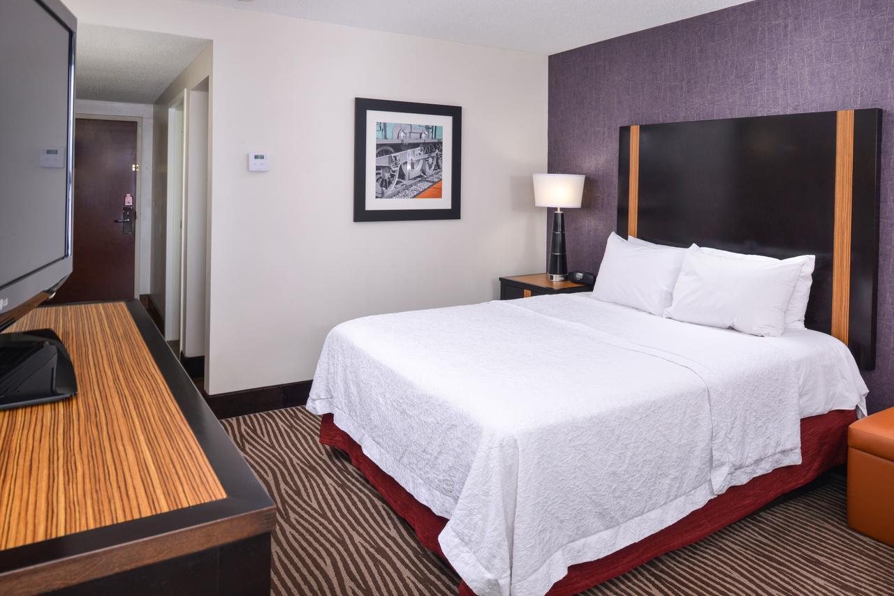 Hampton Inn Springfield - thumb 20