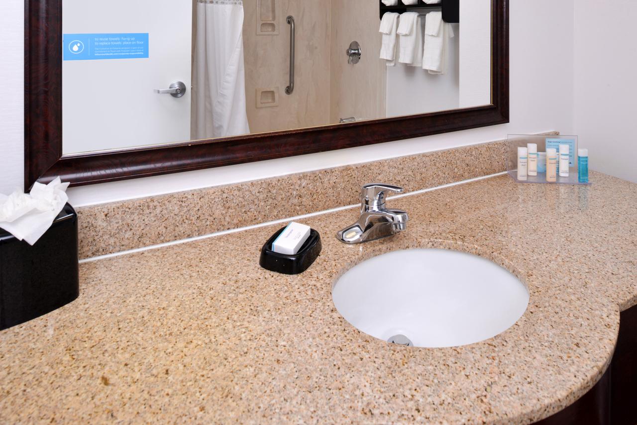 Hampton Inn Springfield - thumb 19