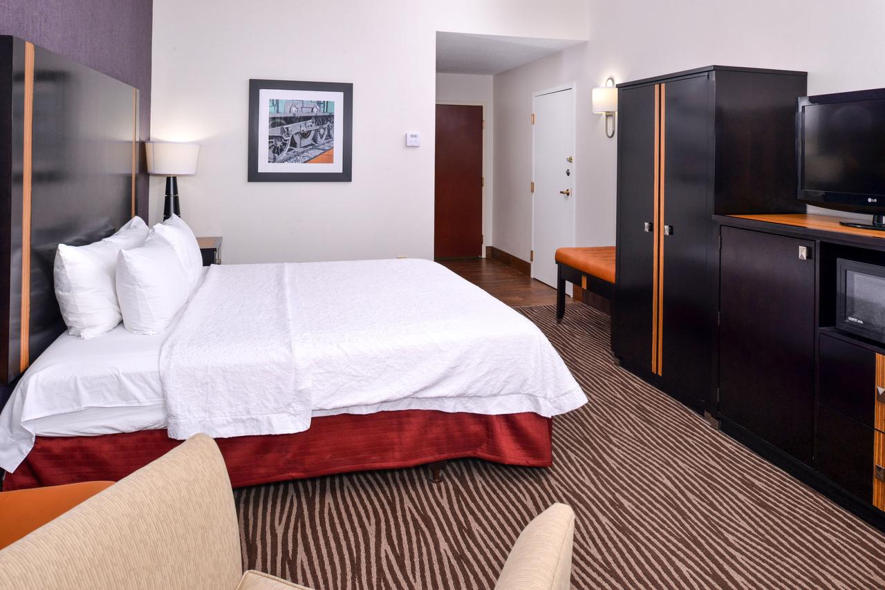 Hampton Inn Springfield - thumb 11