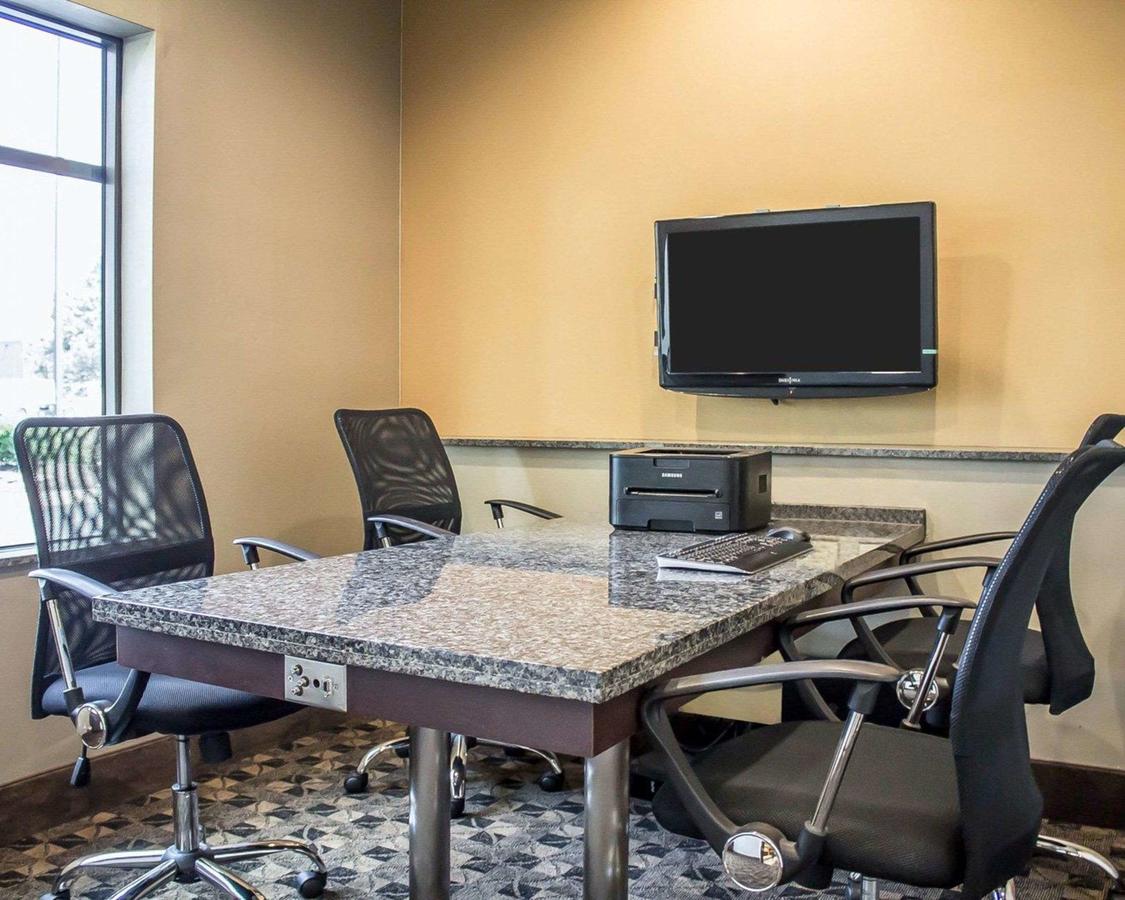 Comfort Suites Perrysburg - thumb 3