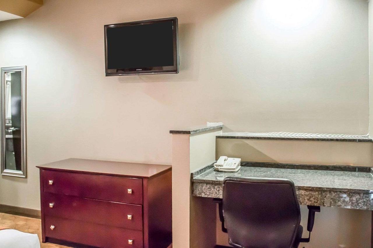 Comfort Suites Perrysburg - thumb 7