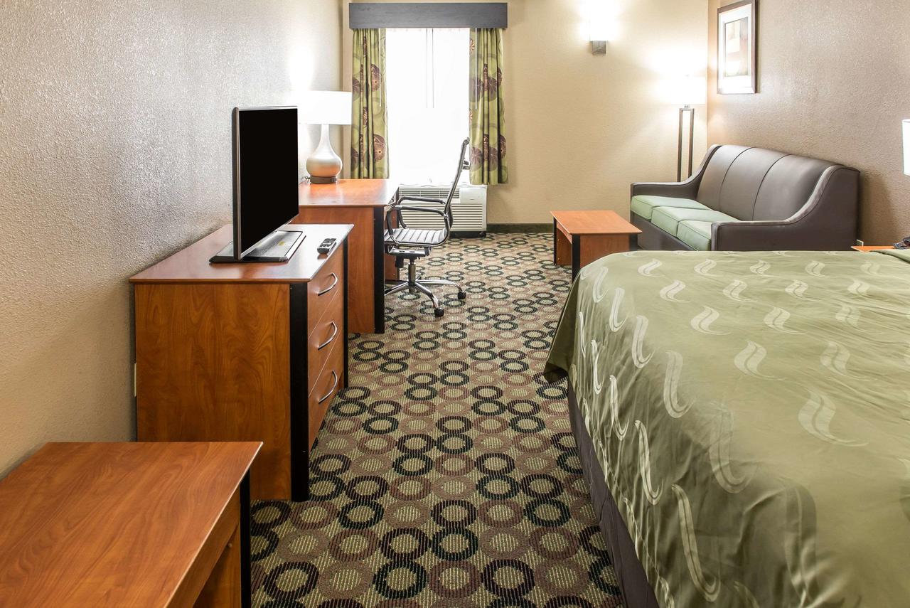 Quality Inn & Suites Columbus - thumb 1
