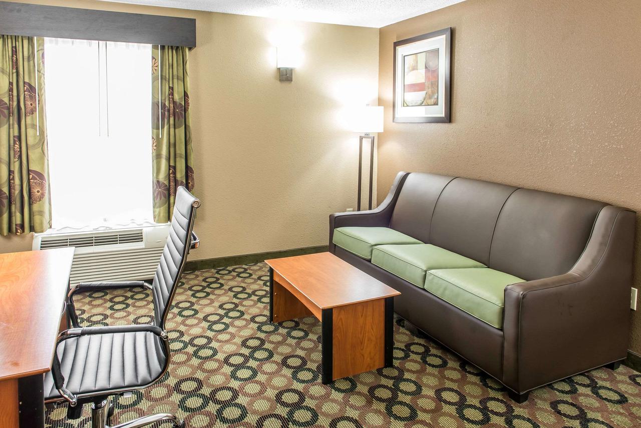 Quality Inn & Suites Columbus - thumb 16