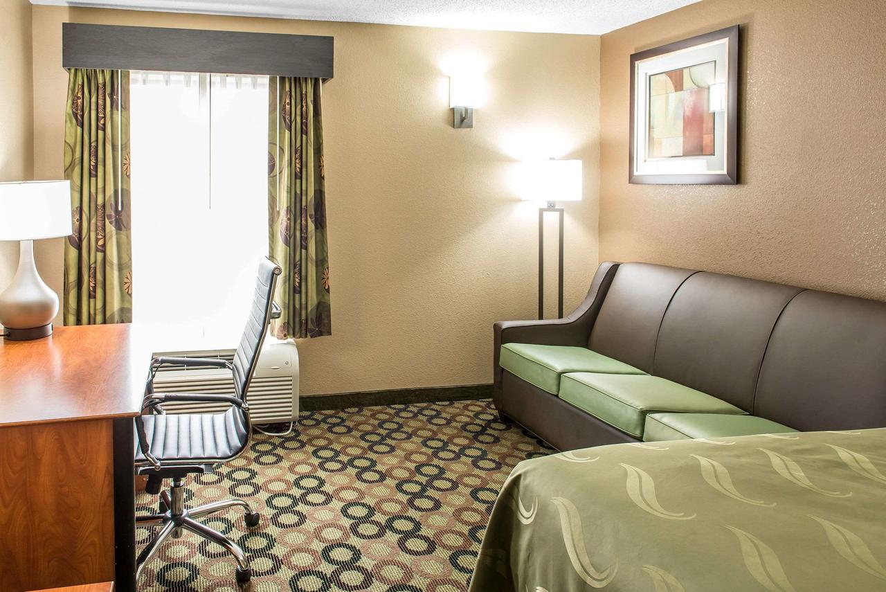 Quality Inn & Suites Columbus - thumb 3