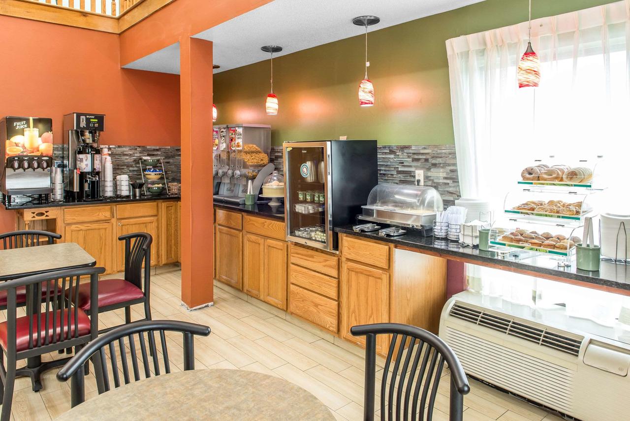 Quality Inn & Suites Columbus - thumb 9