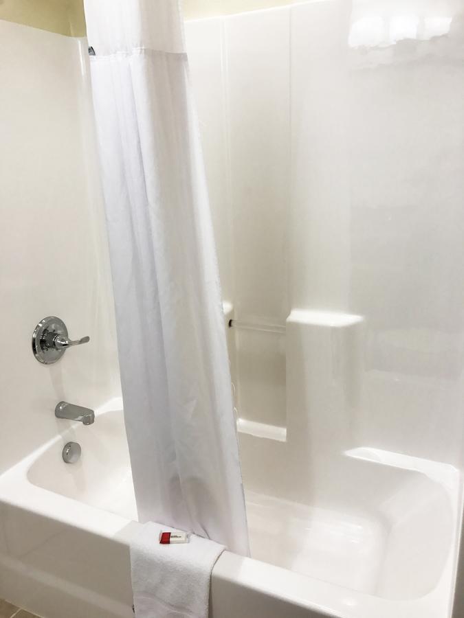 Microtel Inn & Suites - thumb 5