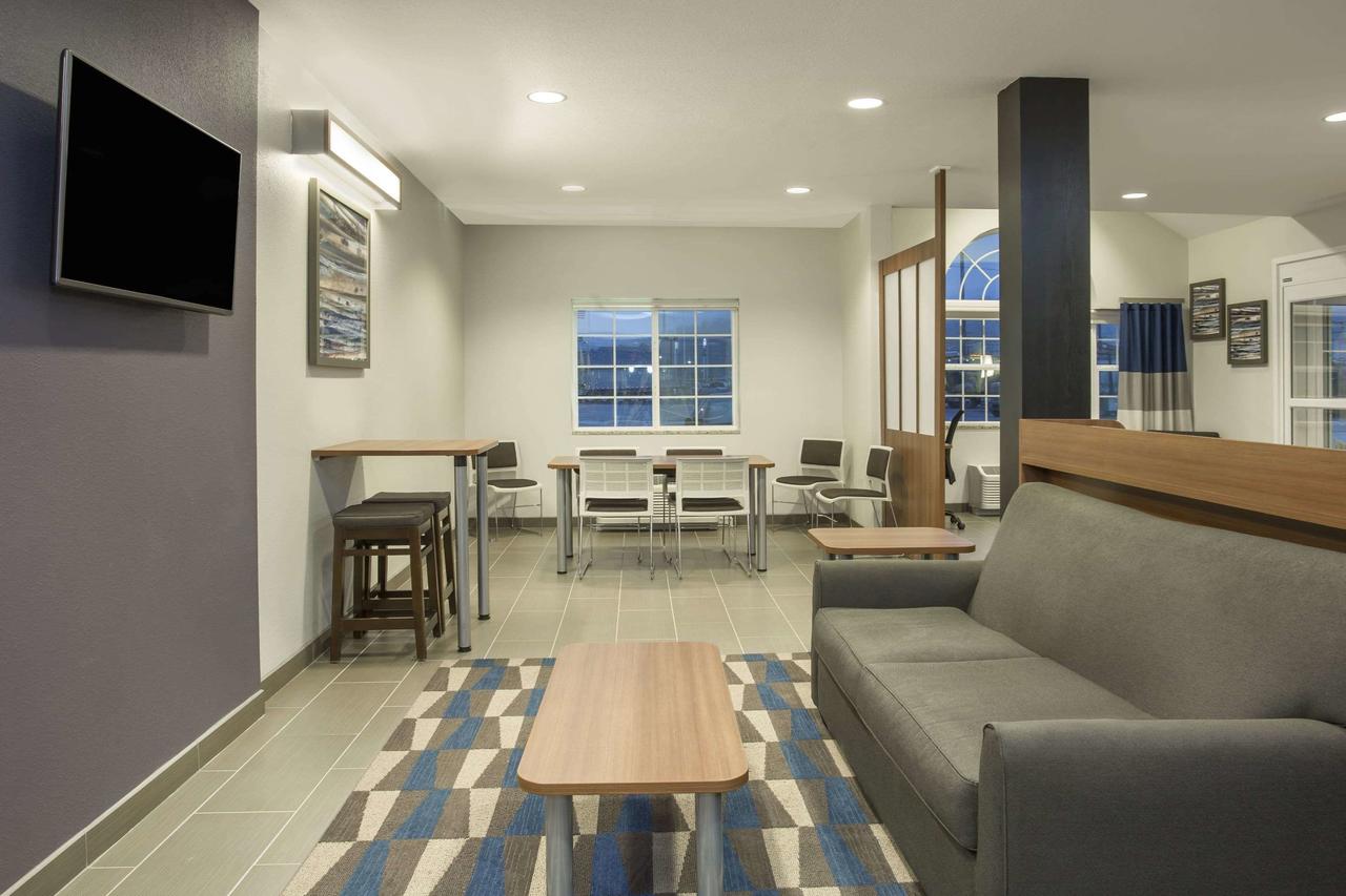 Microtel Inn & Suites - thumb 18