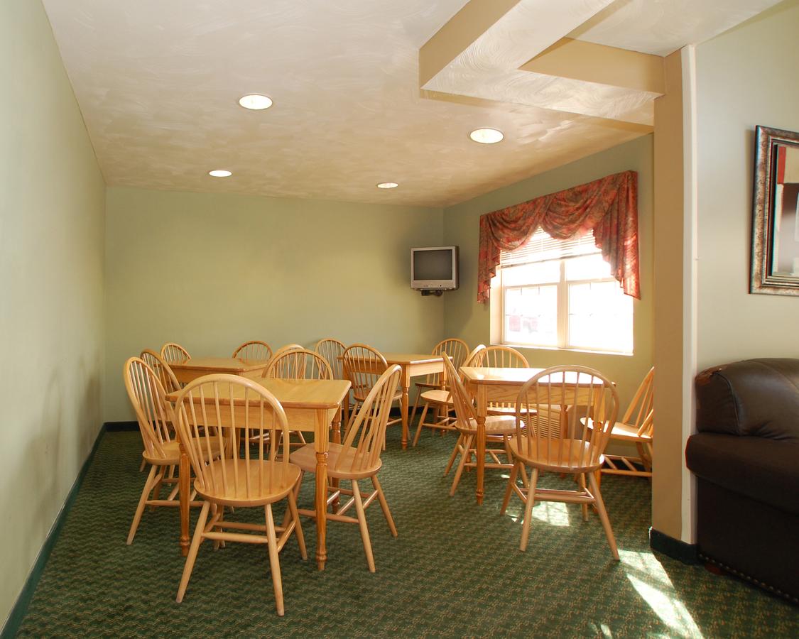 Knights Inn & Suites St. Clairsville - thumb 4