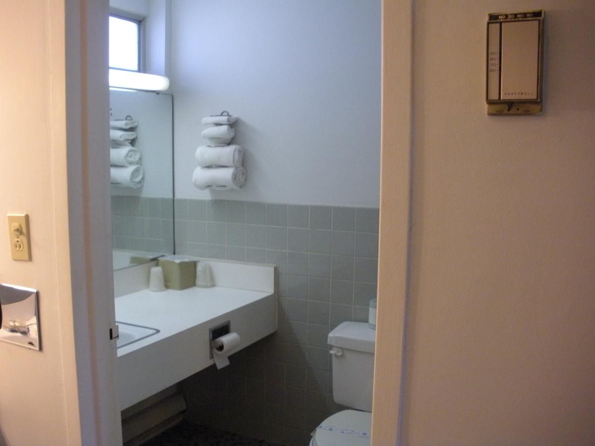 Kings Inn Cleveland - thumb 9