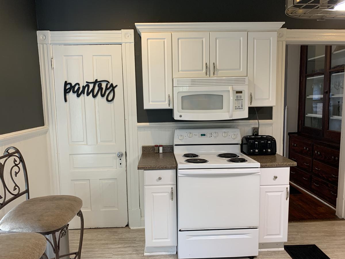 Entire Three Floor Historic Home - thumb 17