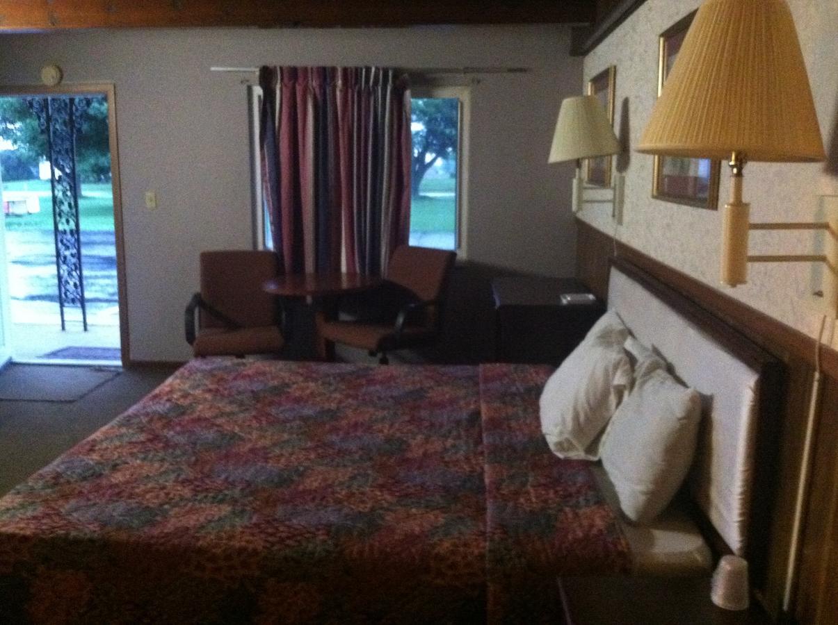 B & J Motel - thumb 12