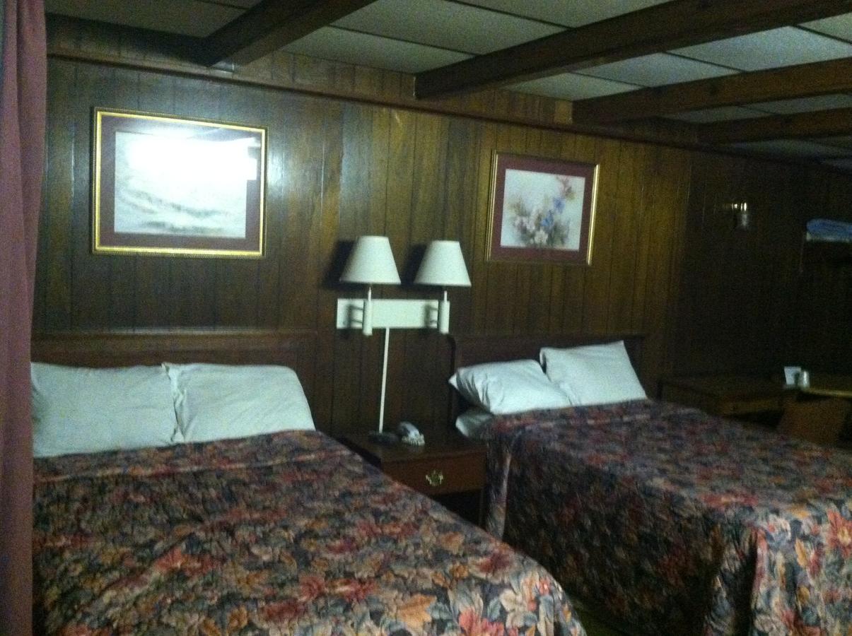 B & J Motel - thumb 18