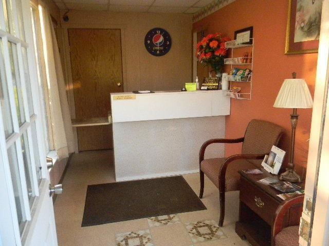 B & J Motel - thumb 2