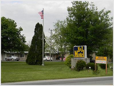 B & J Motel - thumb 1