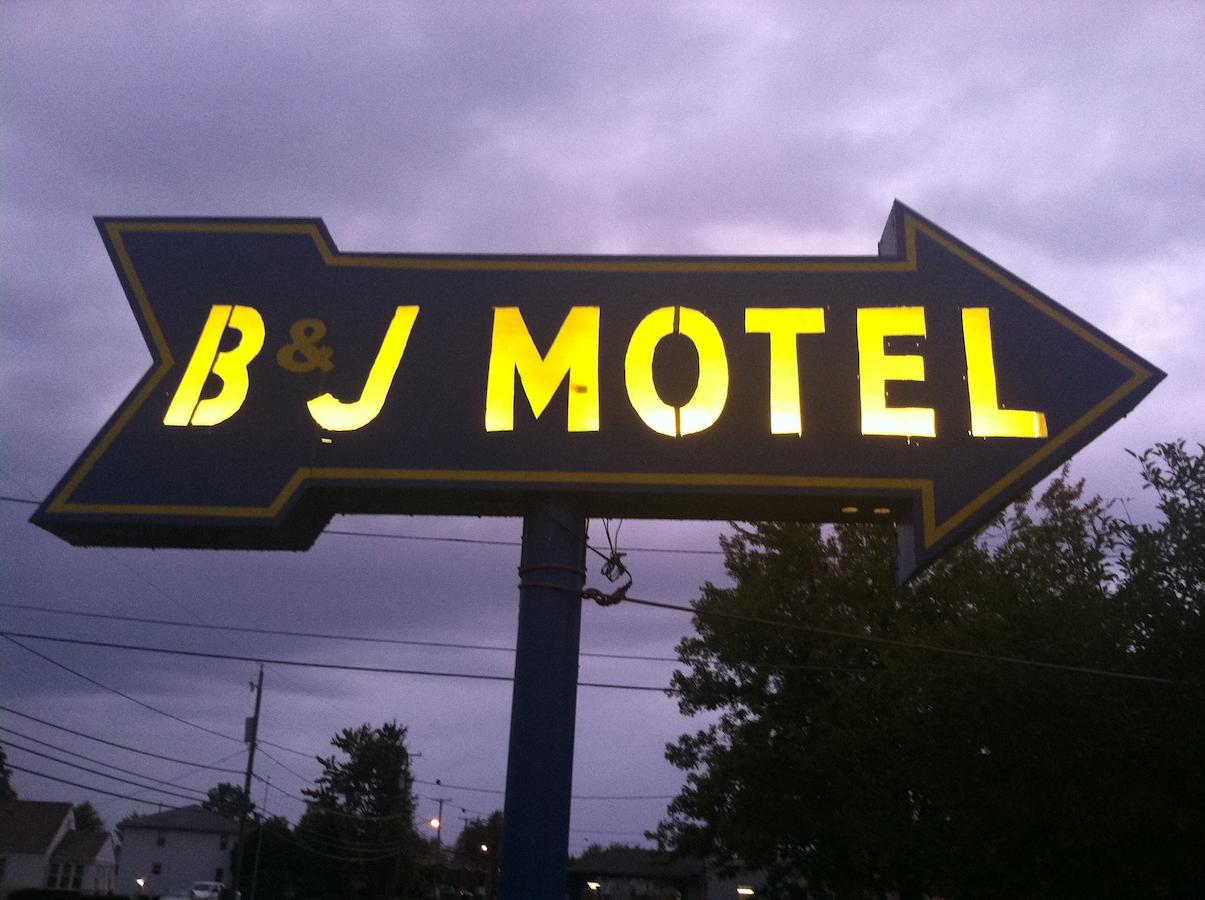 B & J Motel - thumb 15