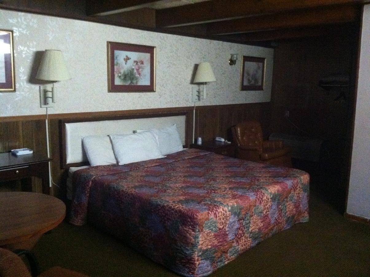 B & J Motel - thumb 19