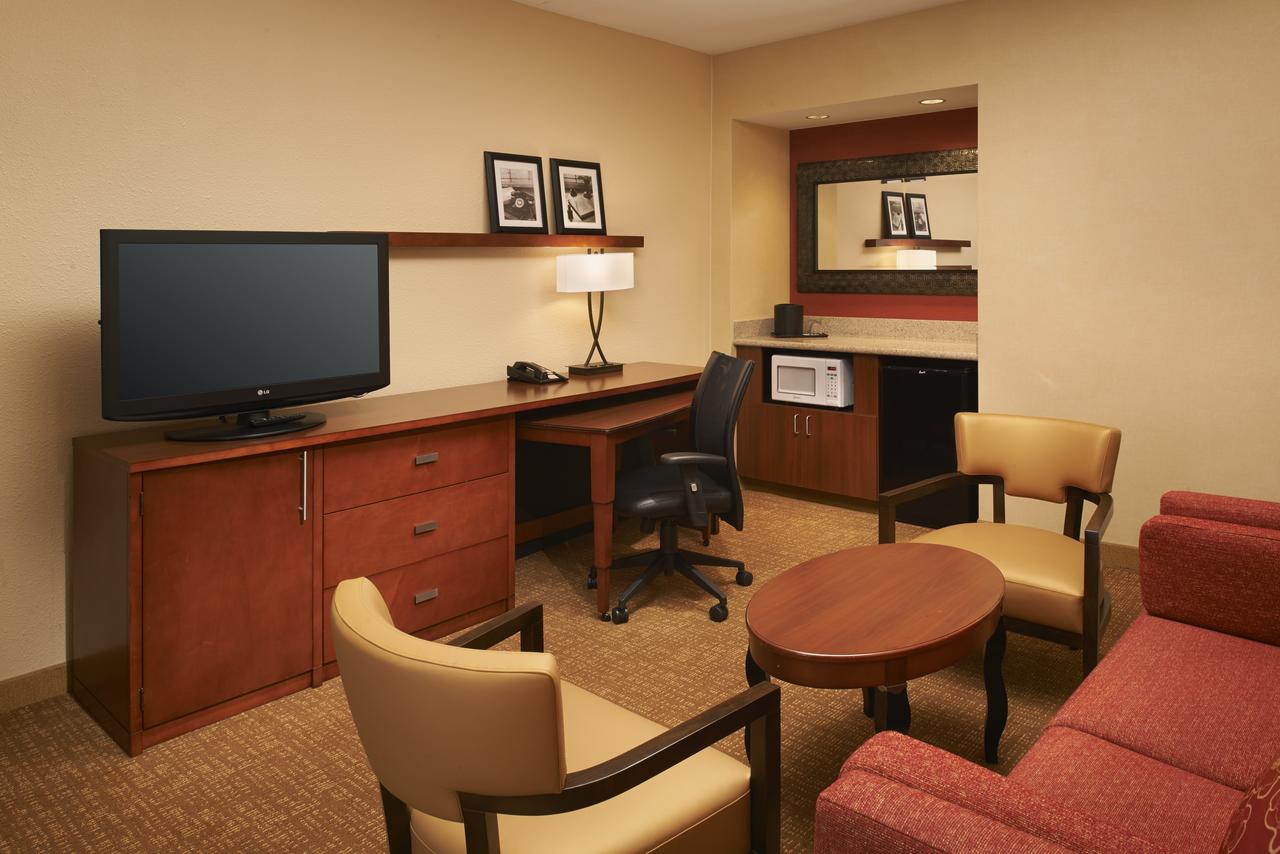 Courtyard Toledo Airport Holland - thumb 22