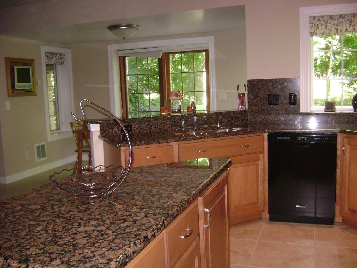 Private 2 BR 2 Bath Apartment With FULL Kitchen, Laundry, Patio - thumb 19